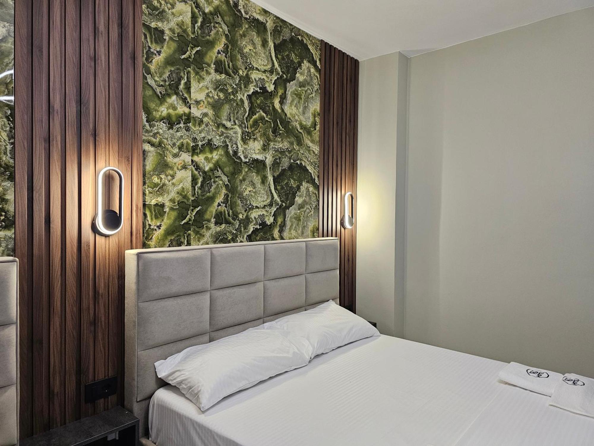 Wg Hotel Ксаміл Екстер'єр фото